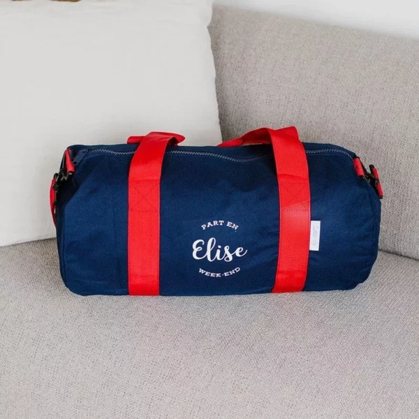 sac polochon standard personnalisé couleur bleu et rouge, personnalisé avec un prénom pour partir en voyage